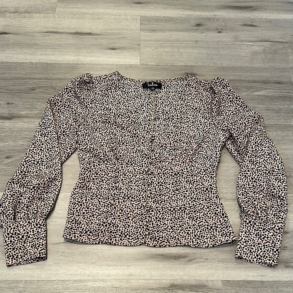 LULUS women's long sleeve blouse buttons brown black white animal print XS